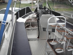 OCEAN CRAFT ULTRA DEEP VEE Caloundra Class 6000 DIVER 6 Metre 140HP Rated Transom Centre Console bow and stern grab rails bilge well and 8 * Tie downs easy launch and load trailer
